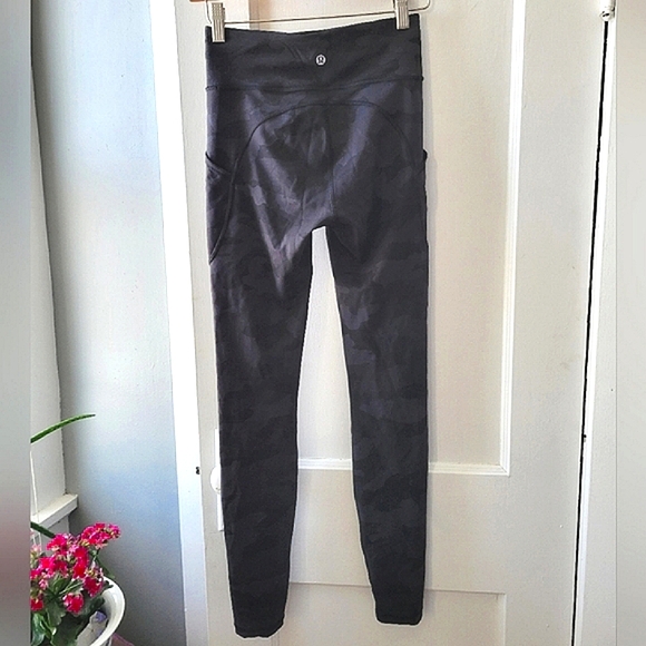 Lululemon Invigorate HR 28", Full Length, Size 2,4. - Picture 9 of 16